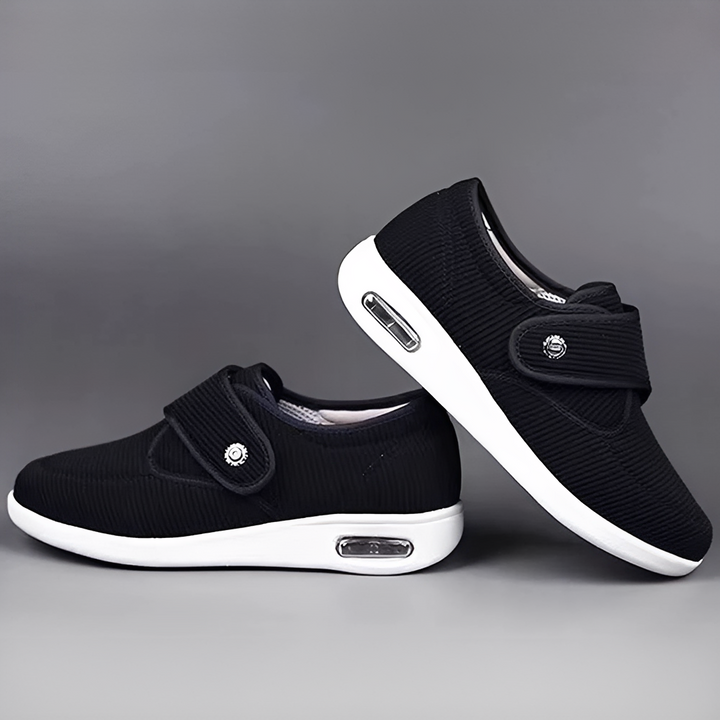 Sloane Hearth Everyday Sneakers – Black