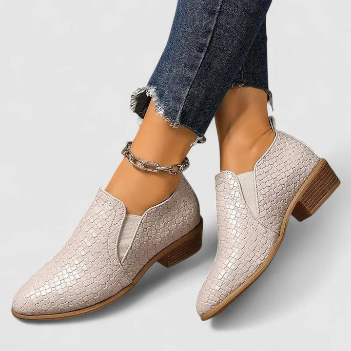 Peyton Porch Block-Heel Shoes – Gray