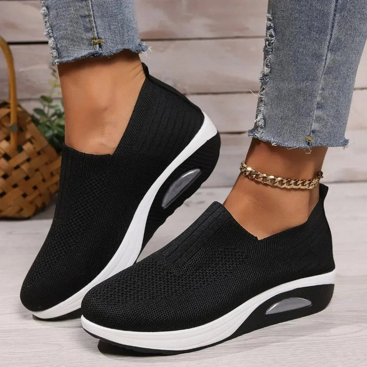 Holly Larkspur Everyday Sneakers – Black