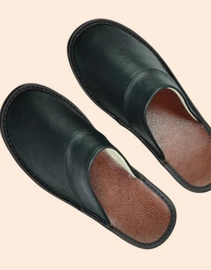 Sage Parlor Indoor Slippers – Black