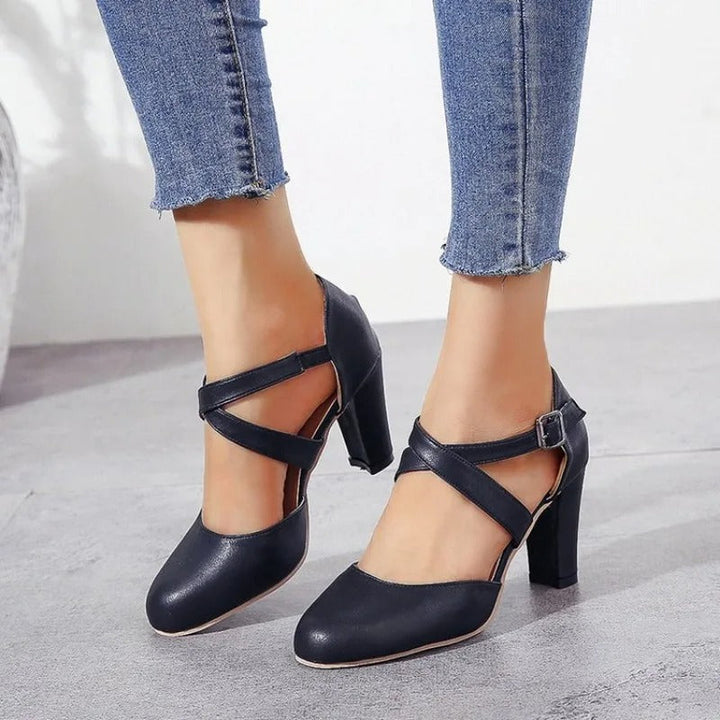 Brooklyn Porch Pumps – Black