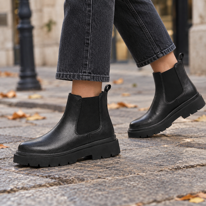 Parker Parlor Chelsea Ankle Boots – Black
