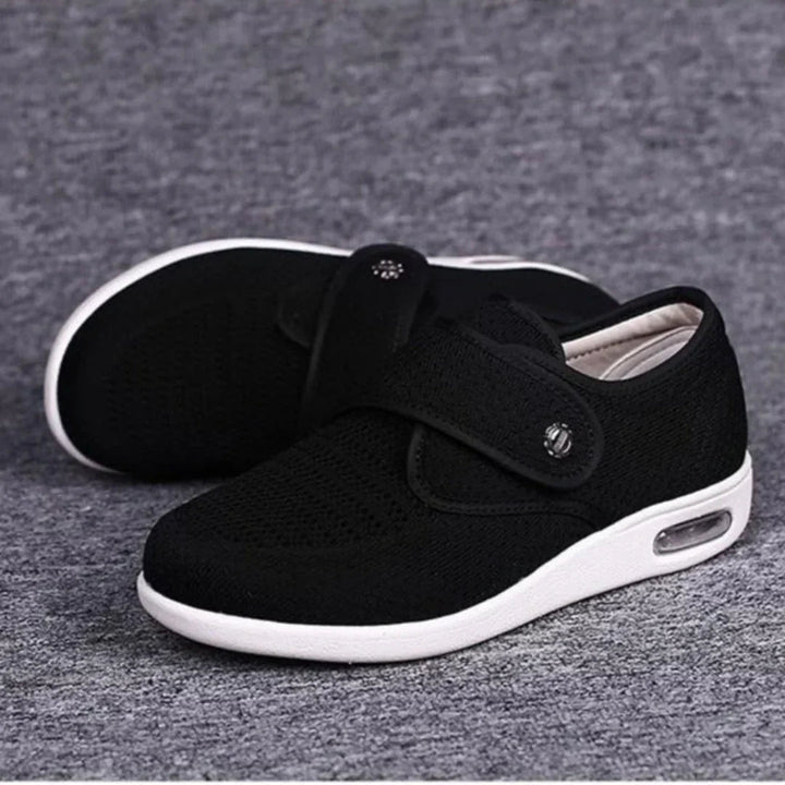 Kennedy Larkspur Everyday Sneakers – Black