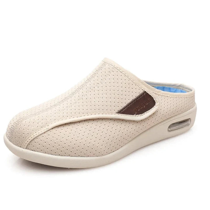Claire Garden Clogs – Beige